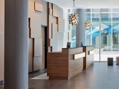 Отель Courtyard By Marriott Munich Garching