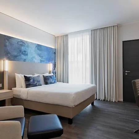 Courtyard By Marriott Munich Garching Отель
