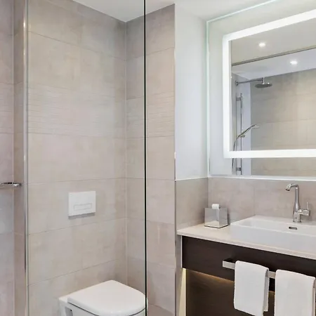 Courtyard By Marriott Munich Garching Otel