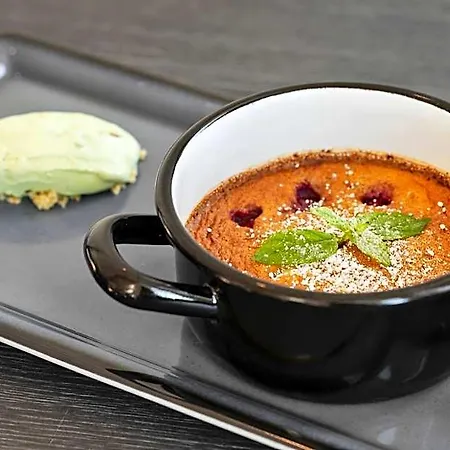 Courtyard By Marriott Munich Garching Hotel
